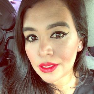 Meet your Posher, Vanessa